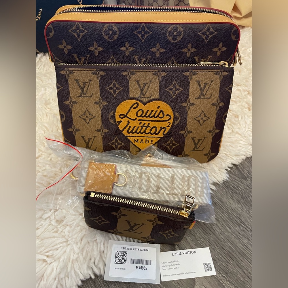 NEW Louis Vuitton Trio Messenger Stripes